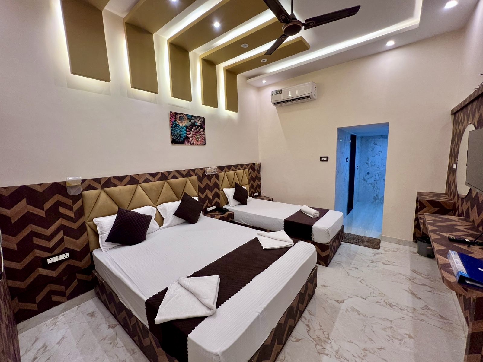 Triple Bed Room